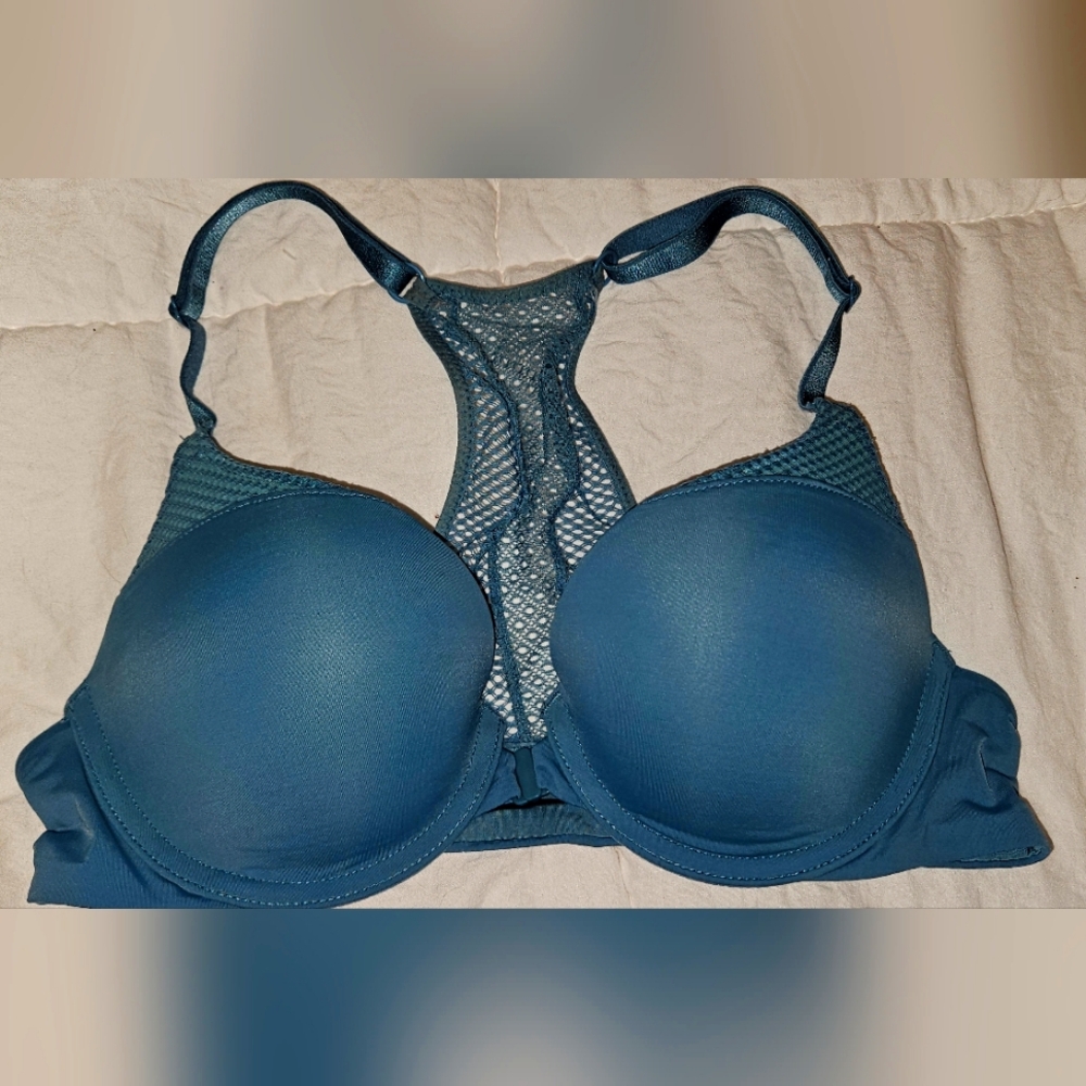 VS Victoria's Secret Full Coverage T-shirt Push up Bra 32B